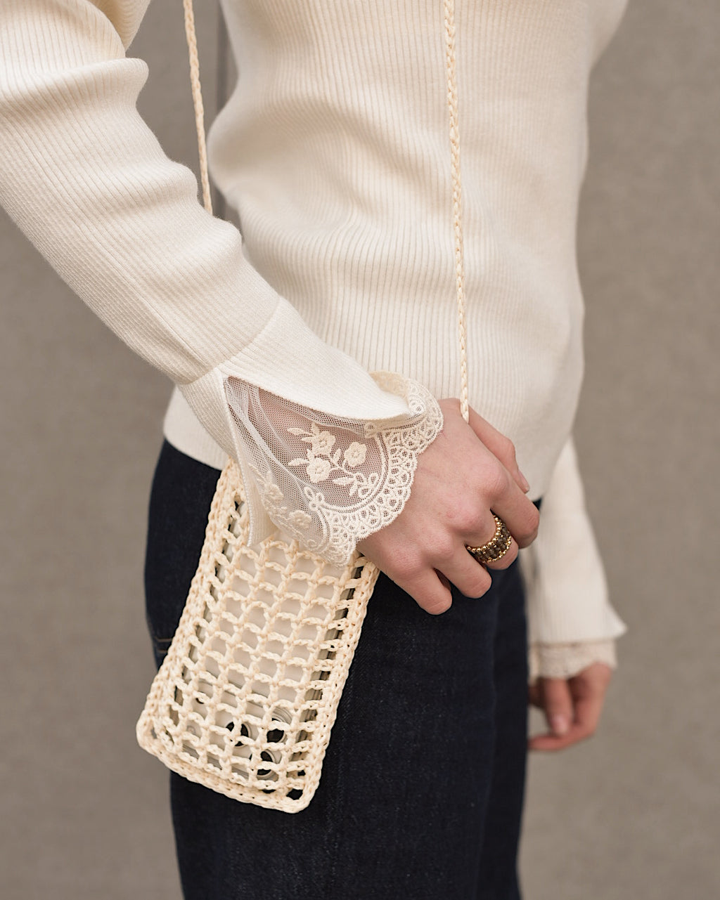 Ivory raffia phone bag Le Portable