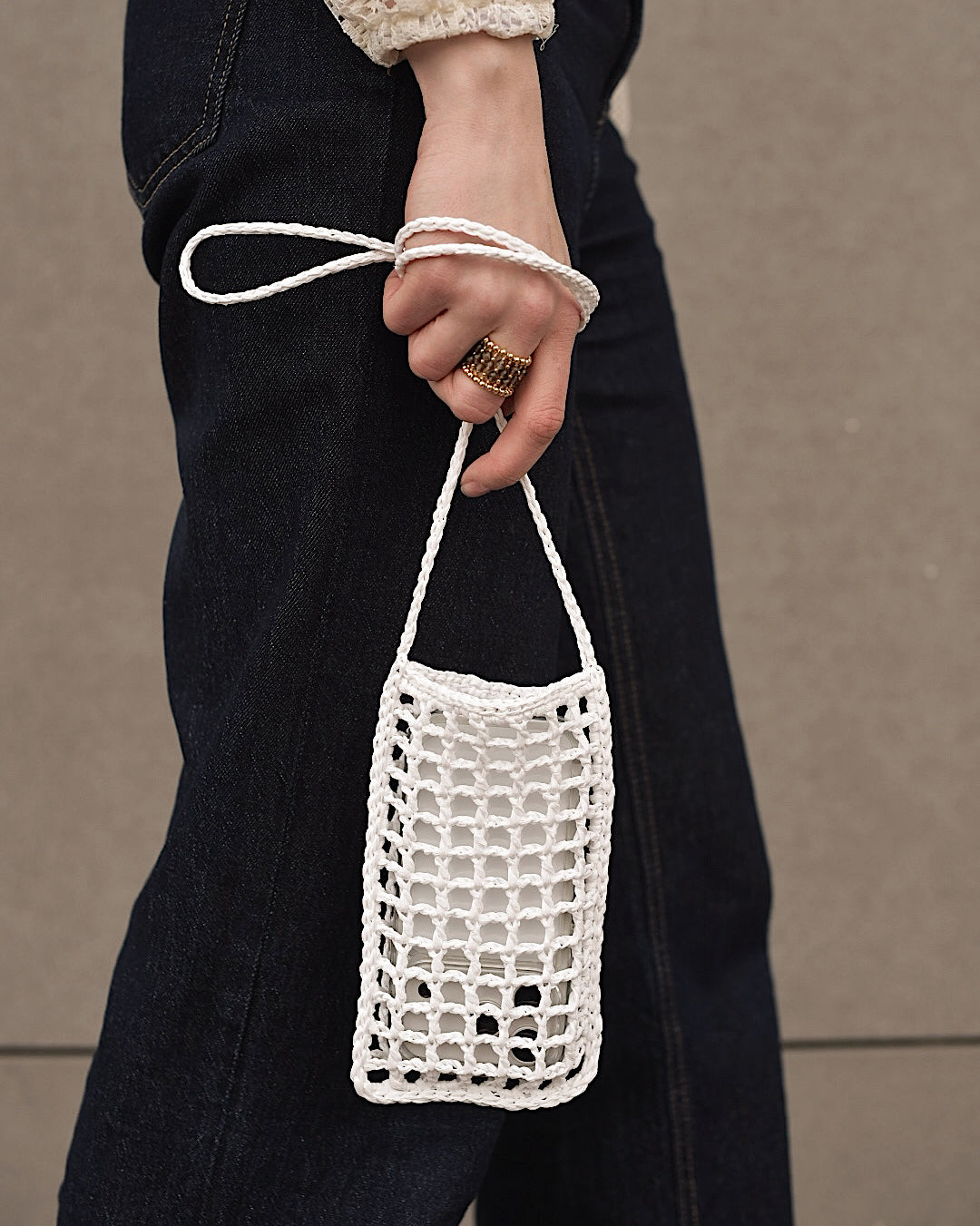 White raffia phone bag Le Portable