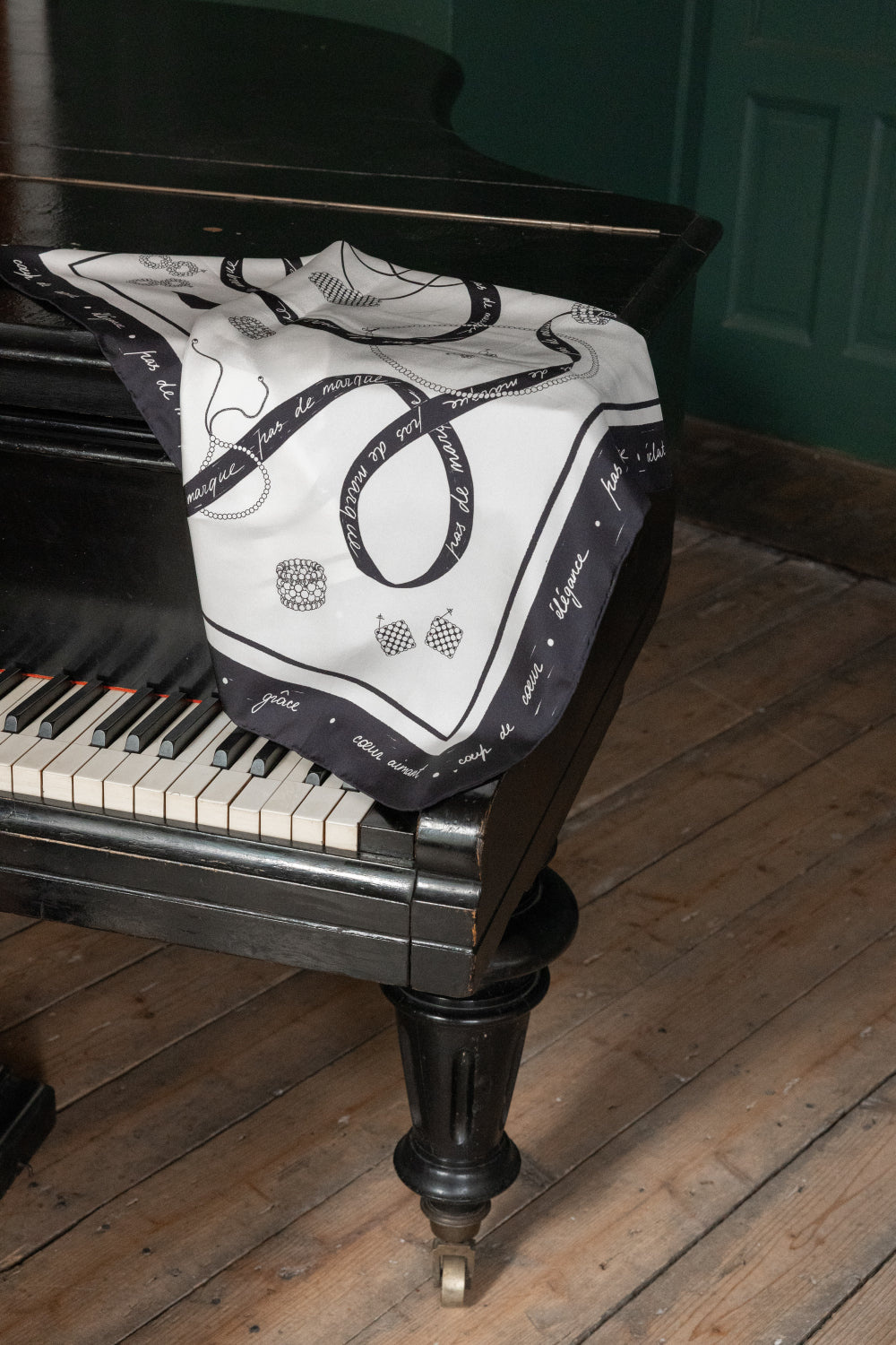 Black and white square silk scarf Esquisse - medium