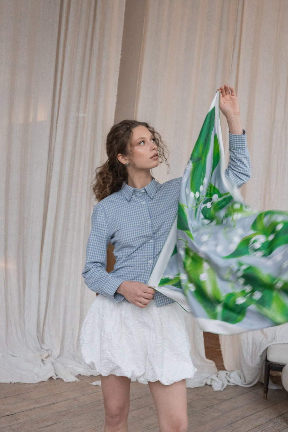 Grey square silk scarf Muguet - medium