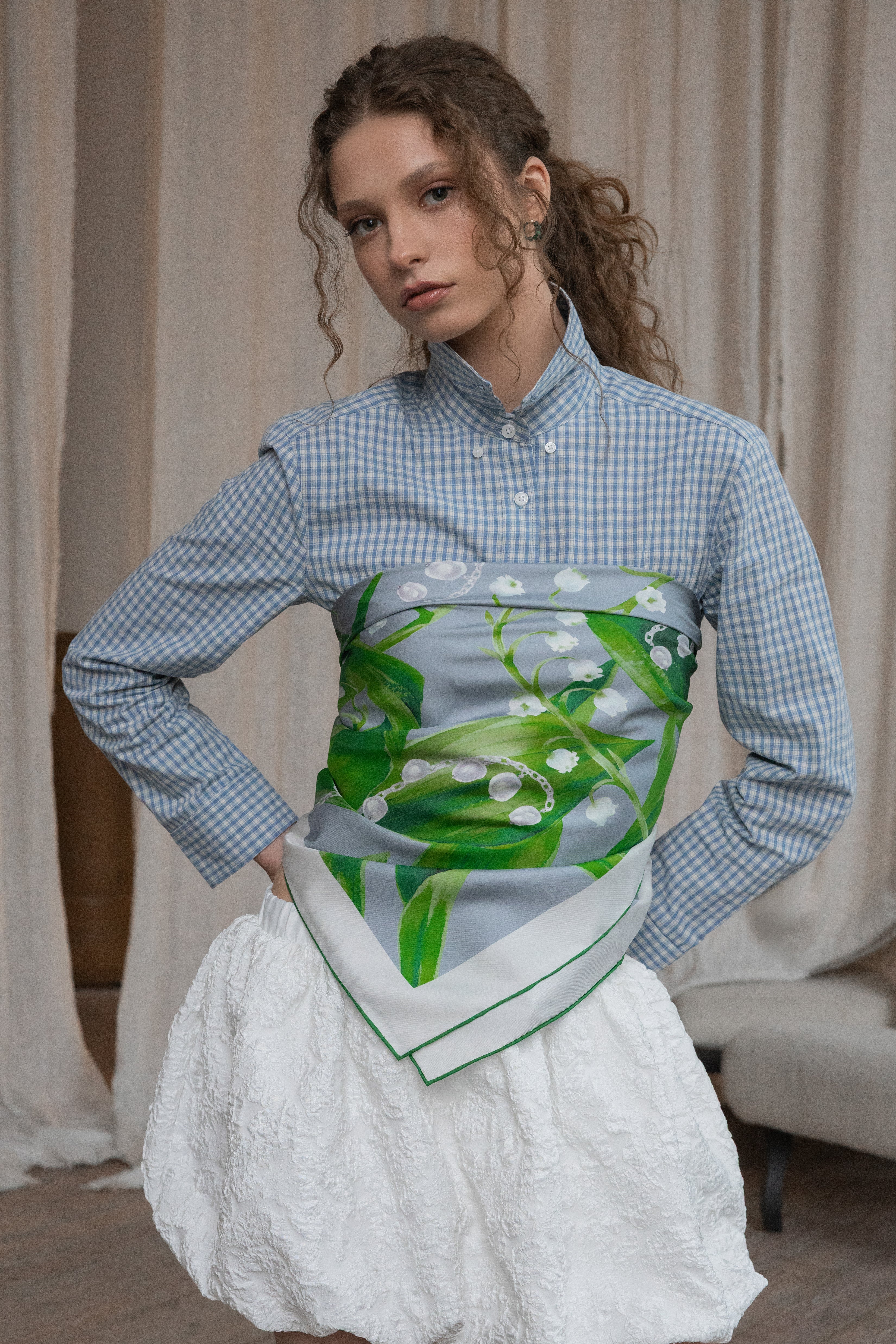 Grey square silk scarf Muguet - small