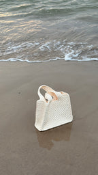 Ziloņkaula krāsas rafijas soma Le Carré Petit