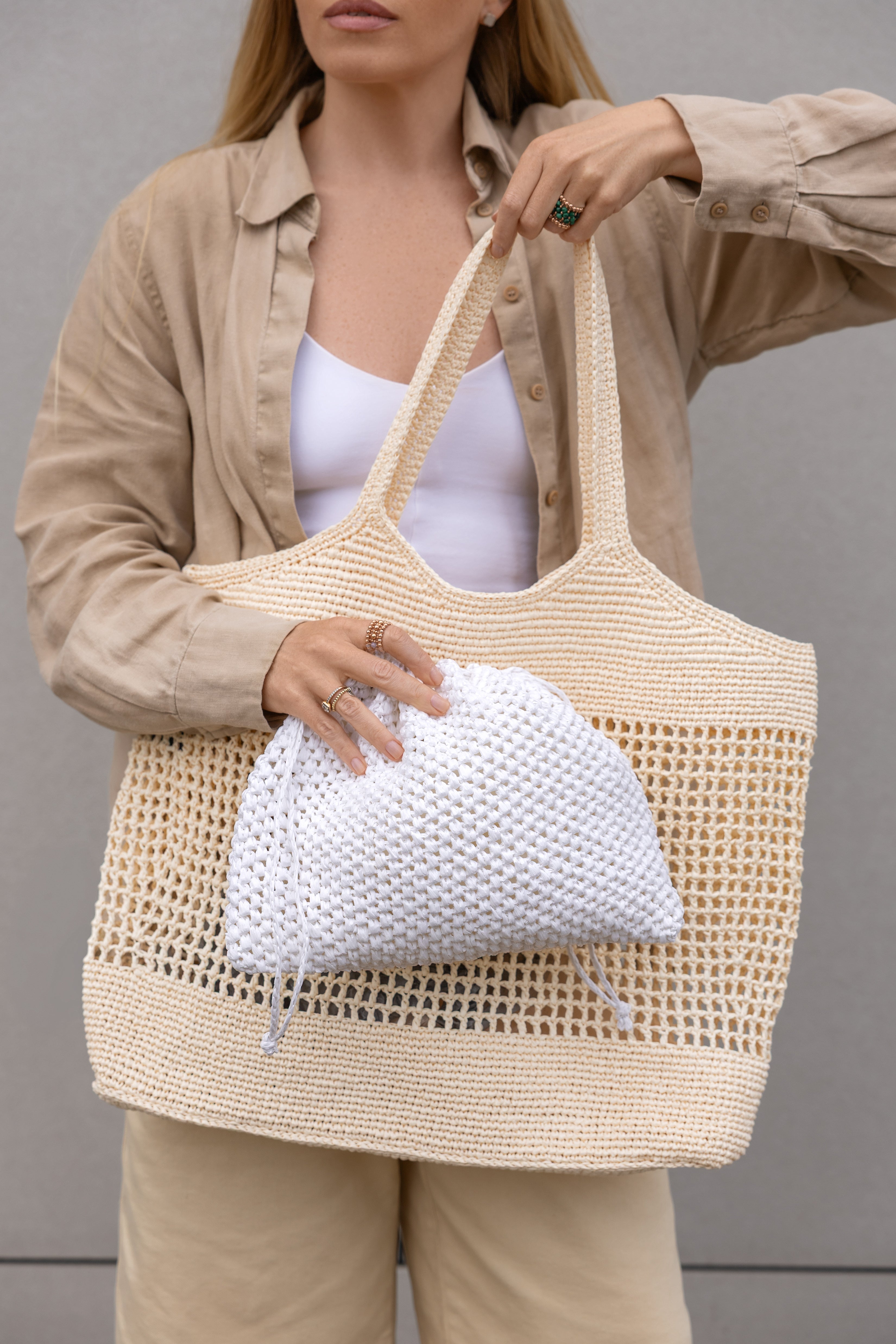 White raffia pouch La Poche Grande