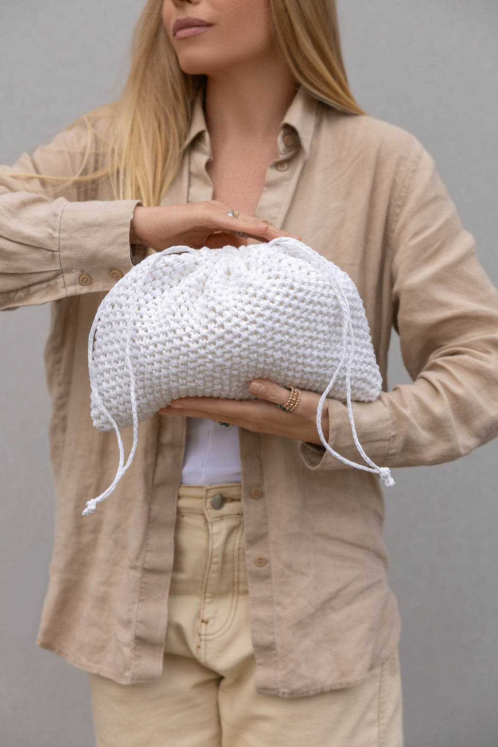 White raffia pouch La Poche Grande