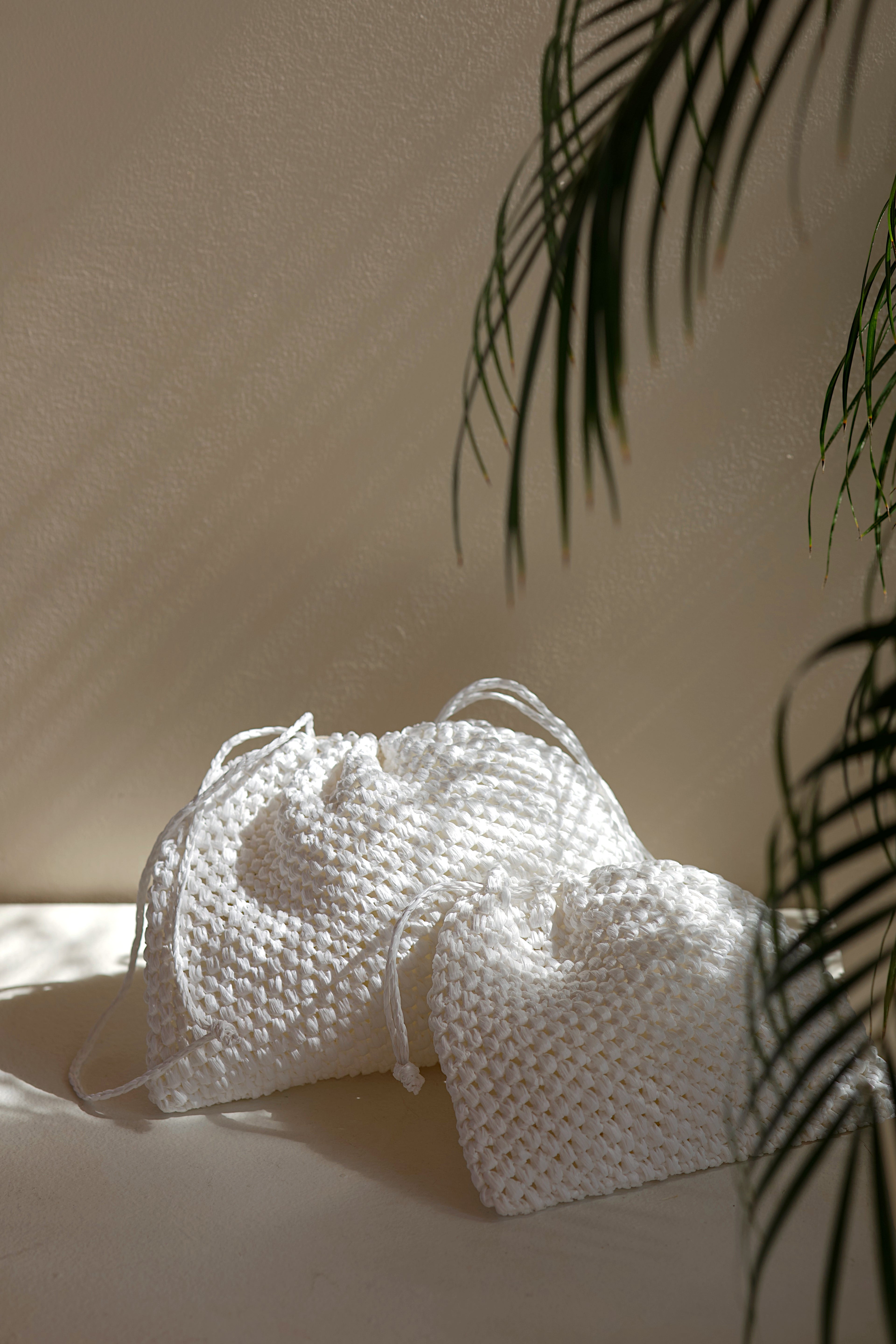 White raffia pouch La Poche Grande