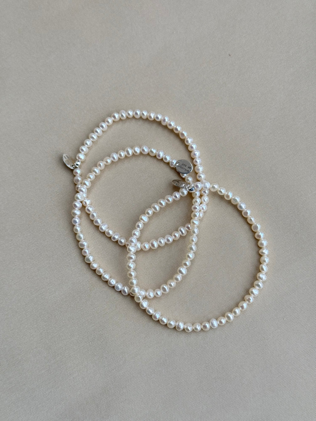 White freshwater pearl stretch bracelet Pas Petit