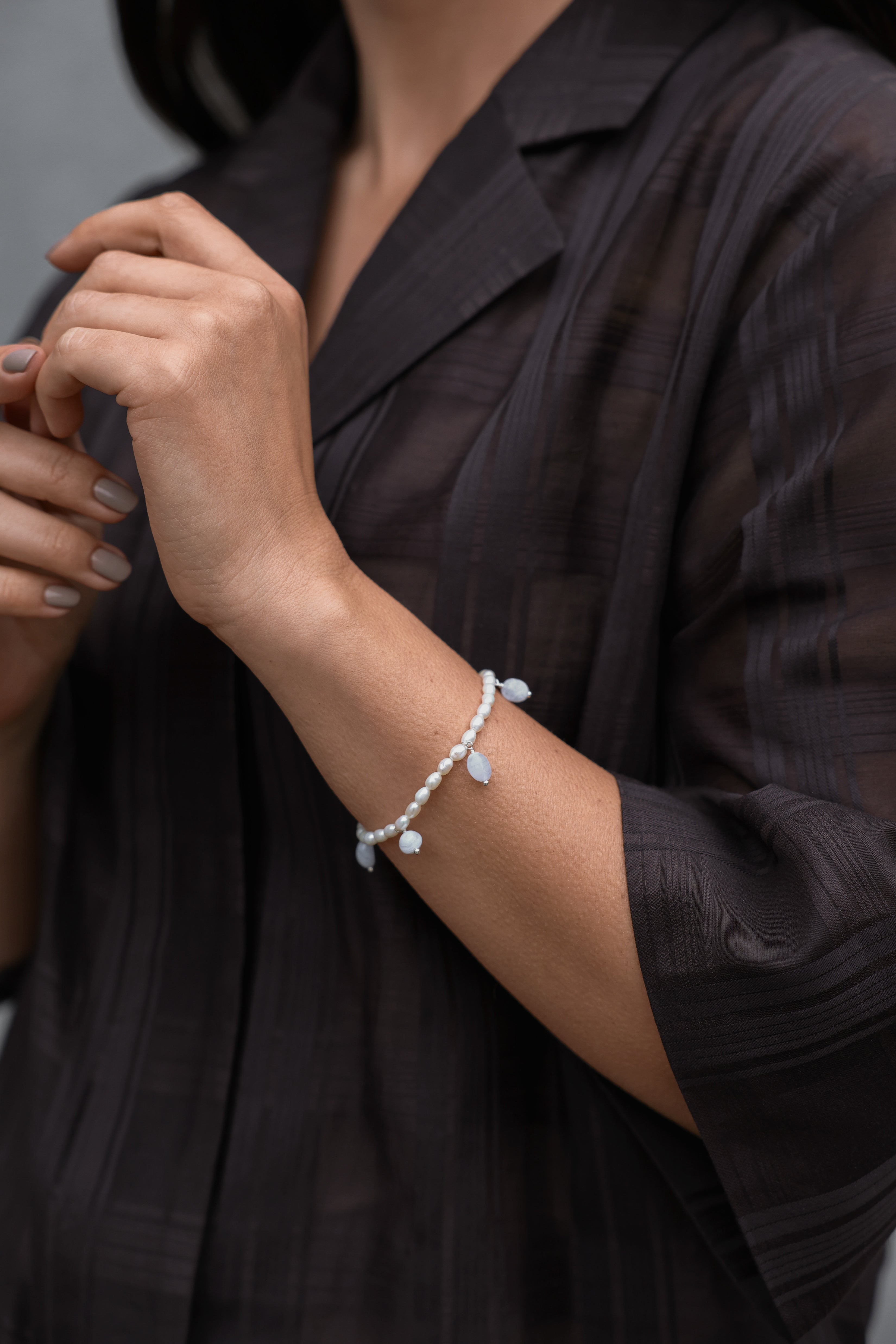 925 sterling silver white freshwater pearl, blue lace agate bracelet Sauvage