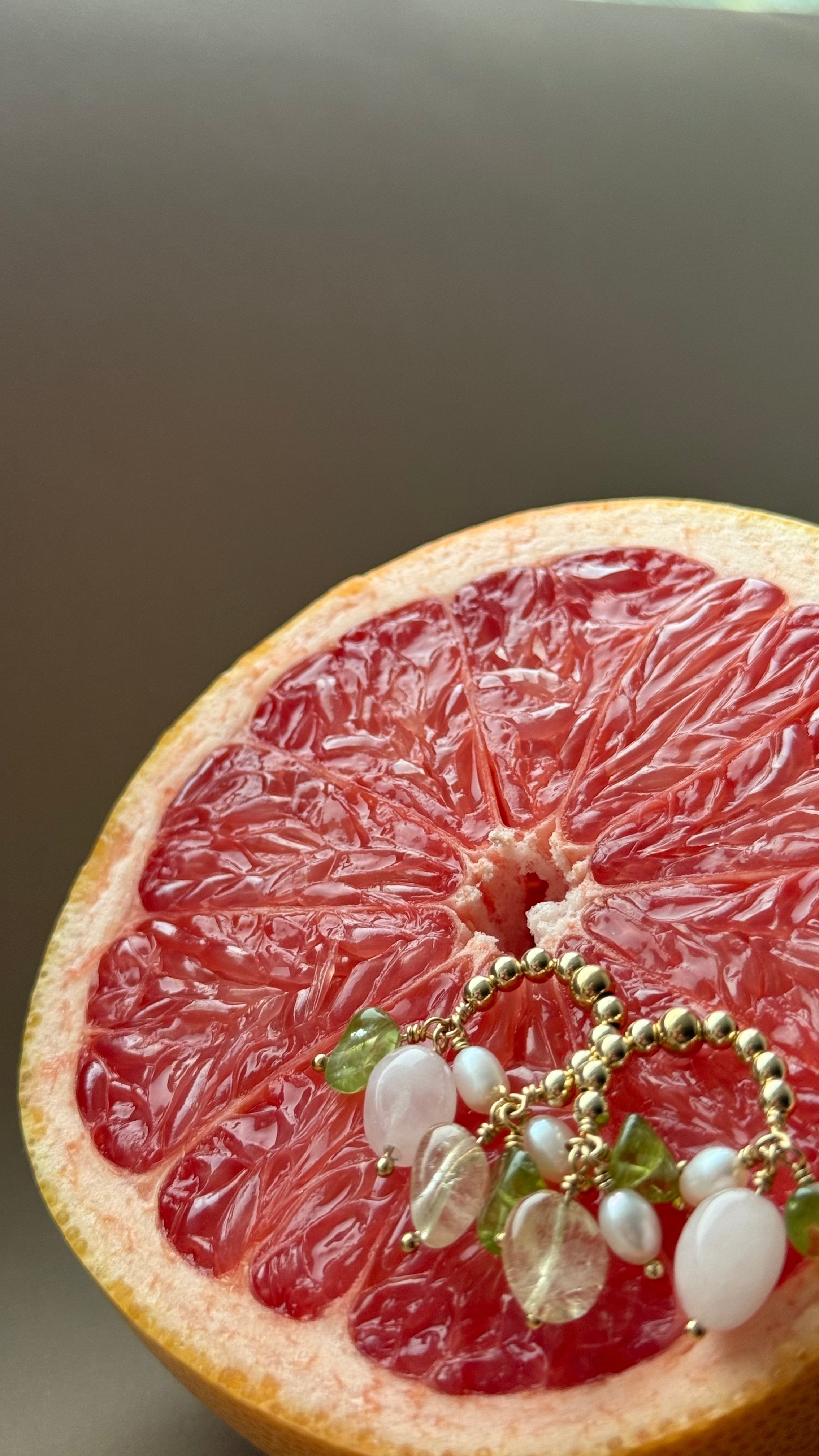 Auskari La Fortune - apzeltījums gold-filled, baltās pērles, peridots, citrīns, rozā kvarc