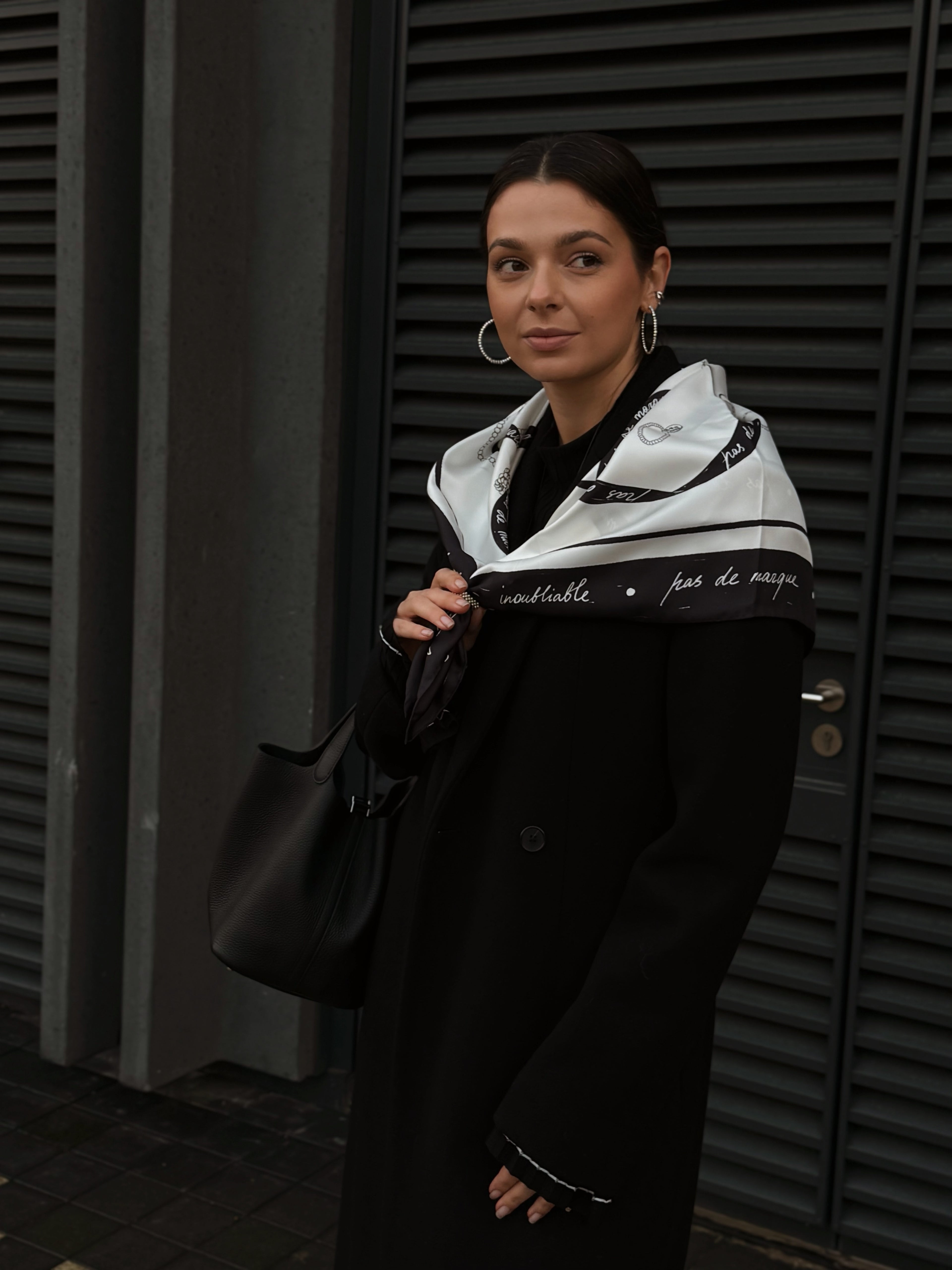 Black and white square silk scarf Esquisse - medium