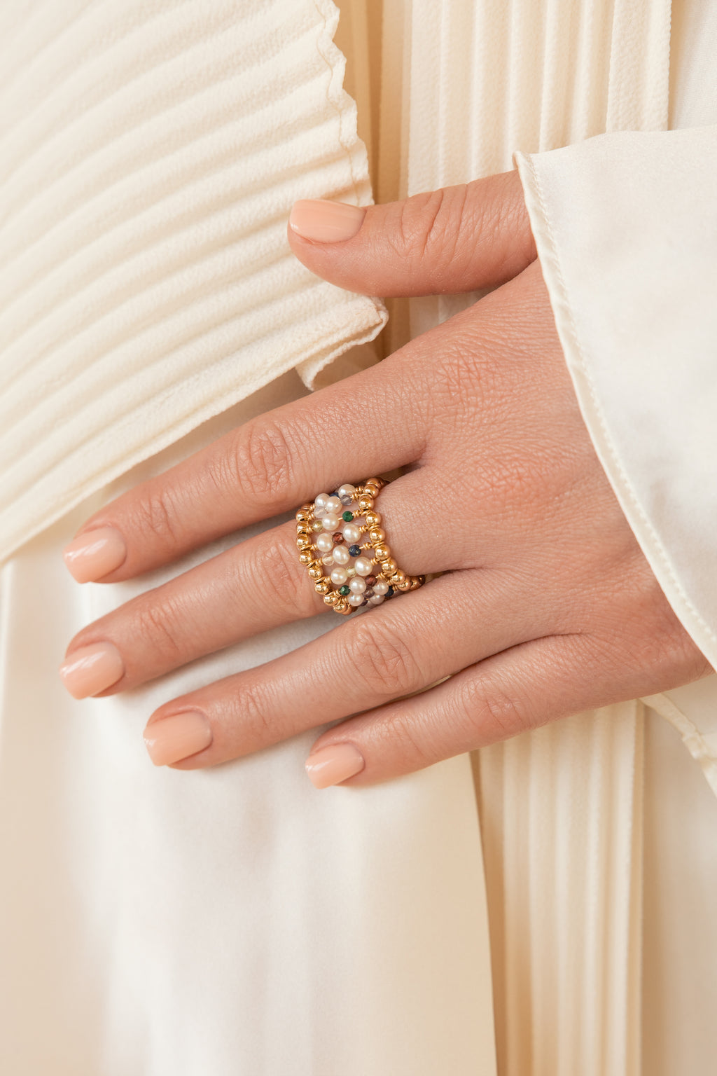 Gredzens La Bague Des Couleurs - apzeltījums gold-filled, baltās upes pērles, akmeņu miks